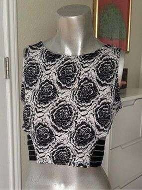 Route Vintage Floral Rose Print Side Cutout Crop Top